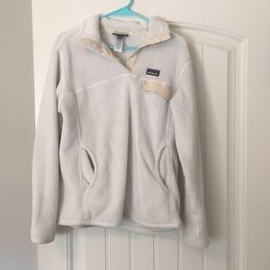 White women’s Patagonia pullover